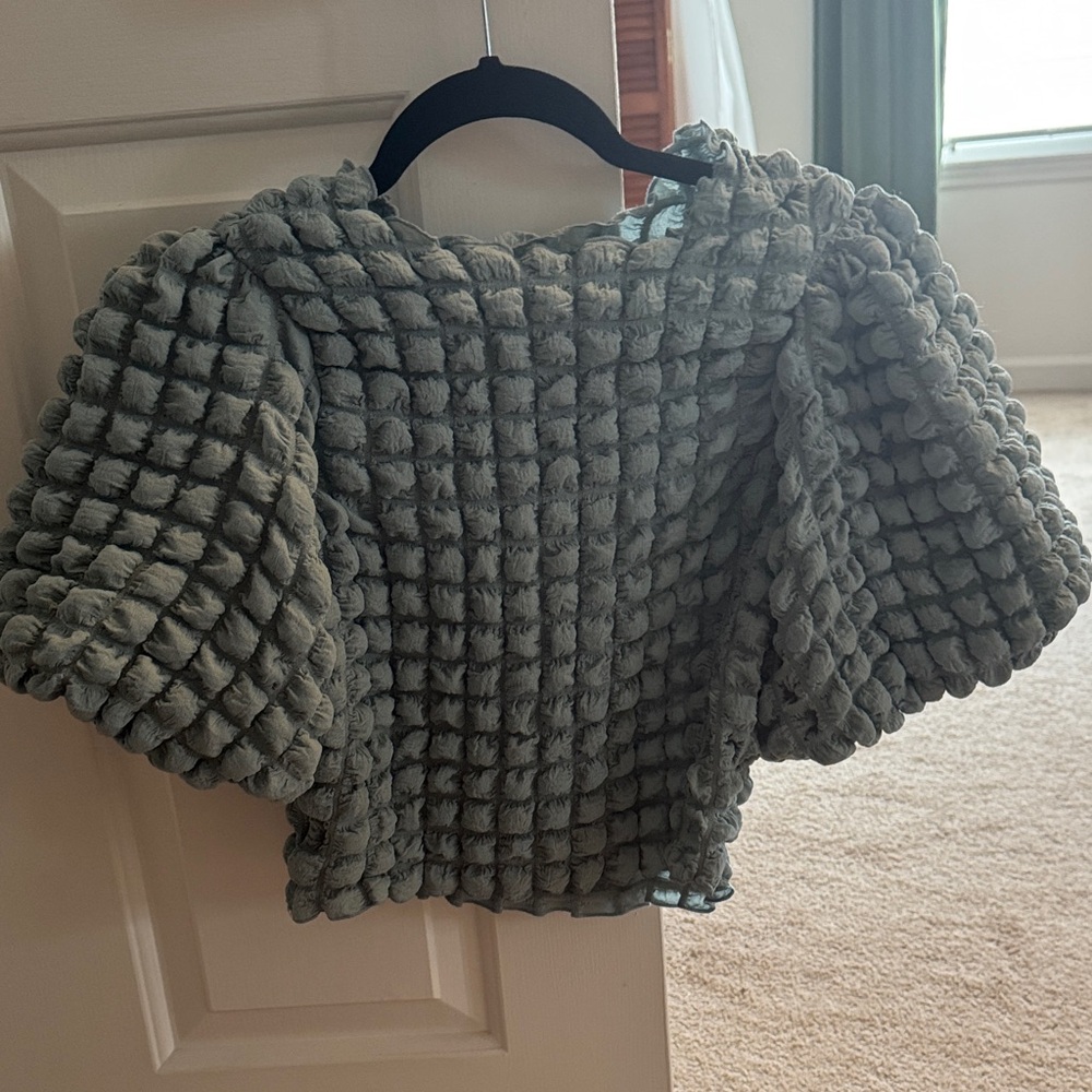 Textured Puff-Sleeve Top - Picture 5 of 7